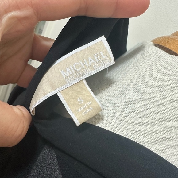 Michael Kors chiffon top with pleated ties - Picture 3 of 5